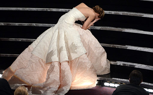 Jennifer Lawrence surpreende cantando em 'A esperança' - Jornal O