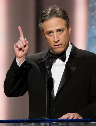 Jon Stewart e suas piadas políticas teriam um público-alvo mais maduro (photo by oscars.org)