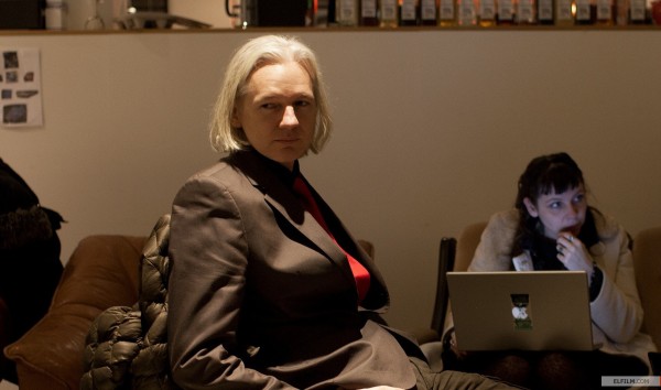 Julian Assange no documentário de Alex Gibney (photo by www.elfilm.com)